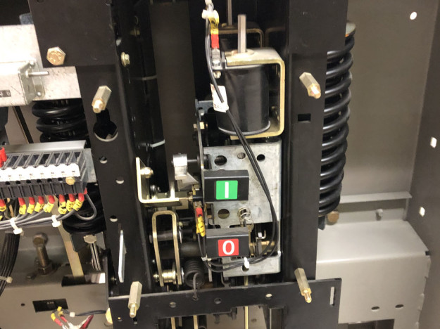 Maintenance disjoncteur et contacteur HTA Schneider Electric - Commande FG2 avant maintenance