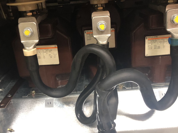 Maintenance disjoncteur et contacteur HTA Schneider Electric - Départ câbles après maintenance