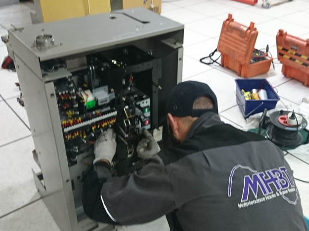 Maintenance disjoncteur et contacteur HTA Schneider Electric - Merlin Gerin