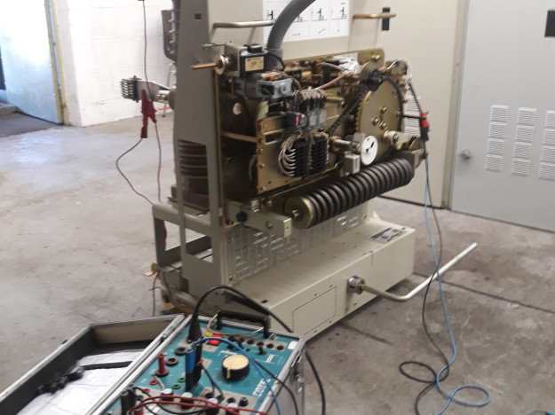 Maintenance disjoncteur contacteur HTA ALSTOM - Chariot FP essai de la commande BLR