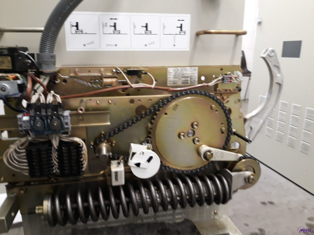 Maintenance disjoncteur contacteur HTA ALSTOM commande BLR ouverte