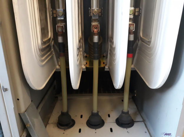 Maintenance Tableau HTA Schneider Electric - Bas de cellule VM6 - problème de connexion