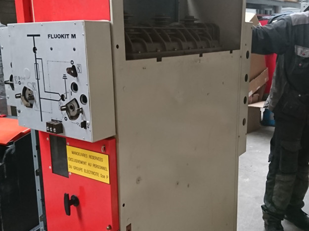 Tableau HTA - Schneider Electric Fluokit M24 en atelier