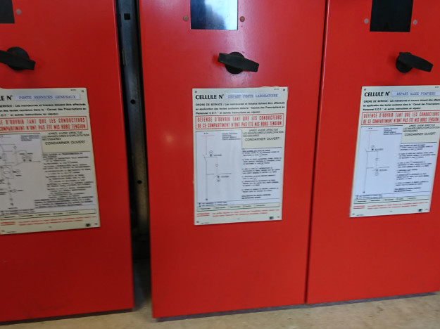 Tableau HTA Schneider Electric porte fluokit