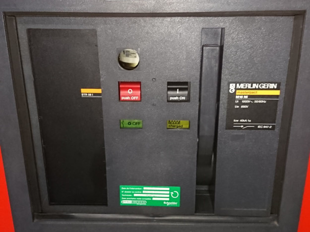Maintenance disjoncteur BT Schneider Electric