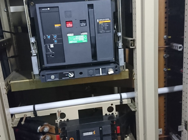 Maintenance disjoncteur BT Schneider Electric